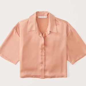 A&F Short-Sleeve Boxy Satin Button-Up Shirt (xxs, white color)